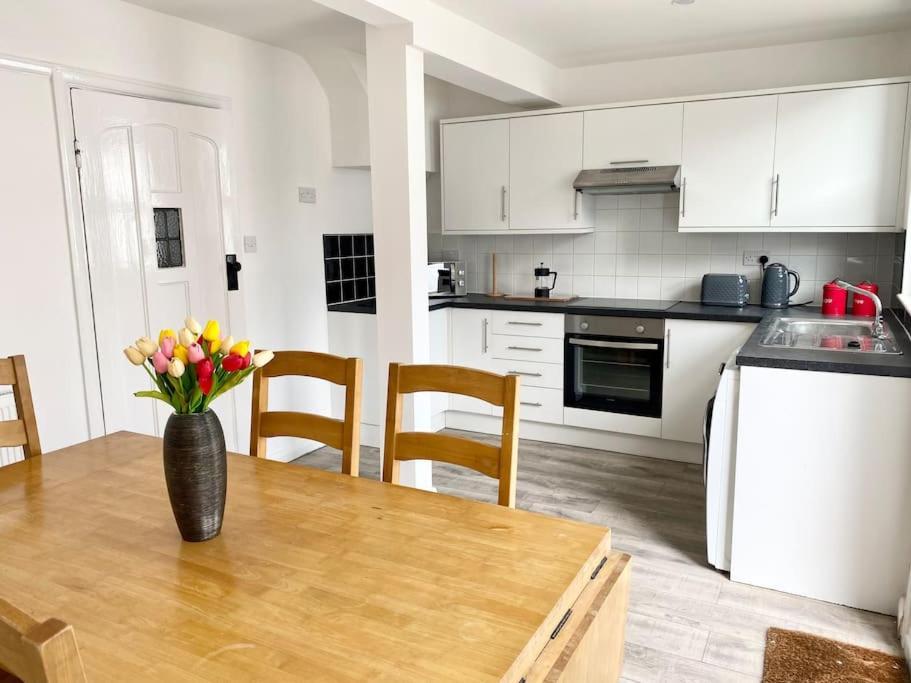 Charming Seaside Cottage In Leigh-On-Sea Southend-on-Sea Exterior foto